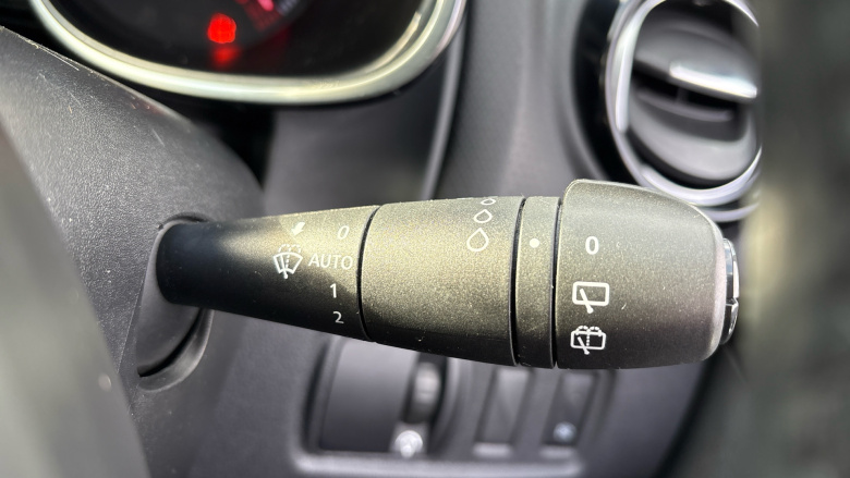 Renault Clio 0.9 TCE 90 Signature Nav 5dr Petrol Hatchback